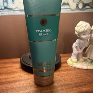 Bath&Body Works Pistachio Glaze Body Cream